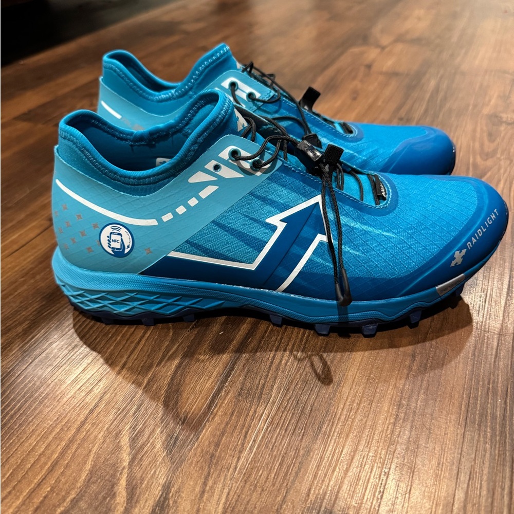 Women’s Blue Trail Running Shoes with Quick-Lace System